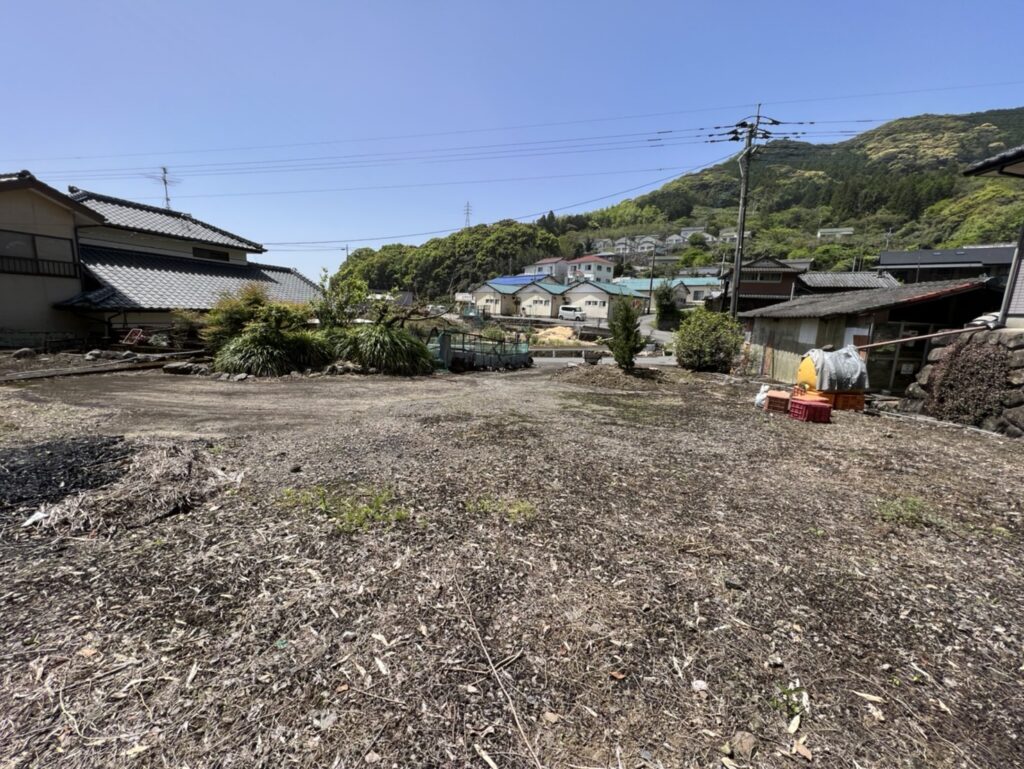 【東彼杵町三根郷】小川の流れる静かな山あいの土地
